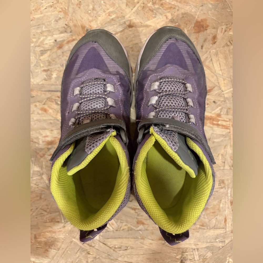 Merrell Girls Waterproof Hiking Boots Trail Shoes Purple Big Kids Size 3.5 - Picture 2 of 11